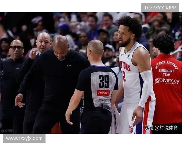 活塞与小牛在NBA夏季联赛中激战正酣新星球员表现引人瞩目 活塞与小牛在NBA夏季联赛中激战正酣新星球员表现引人瞩目